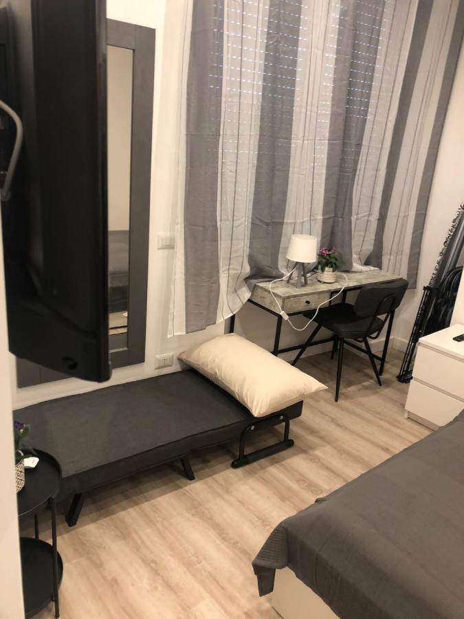 A Due Passi Dal Centro Di Napels